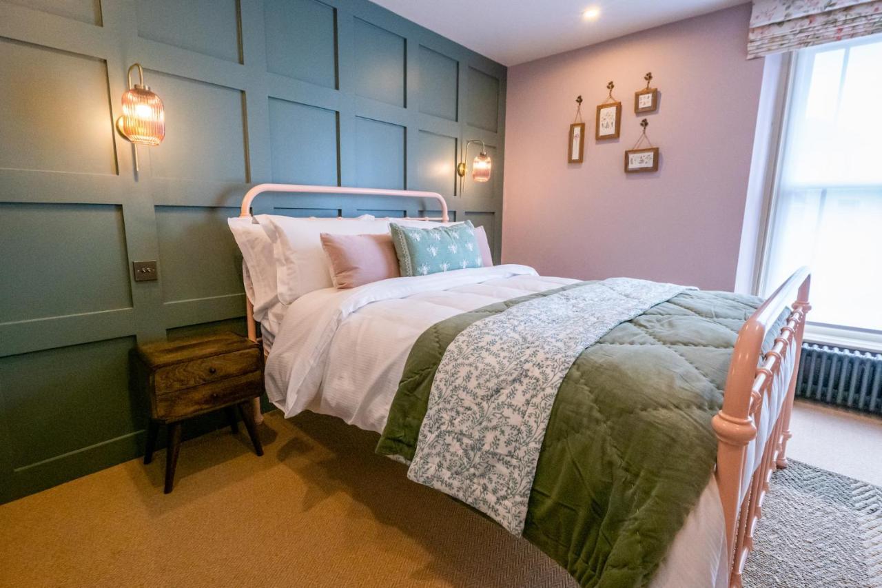 The Sheep And Penguin Hotell Wells Eksteriør bilde