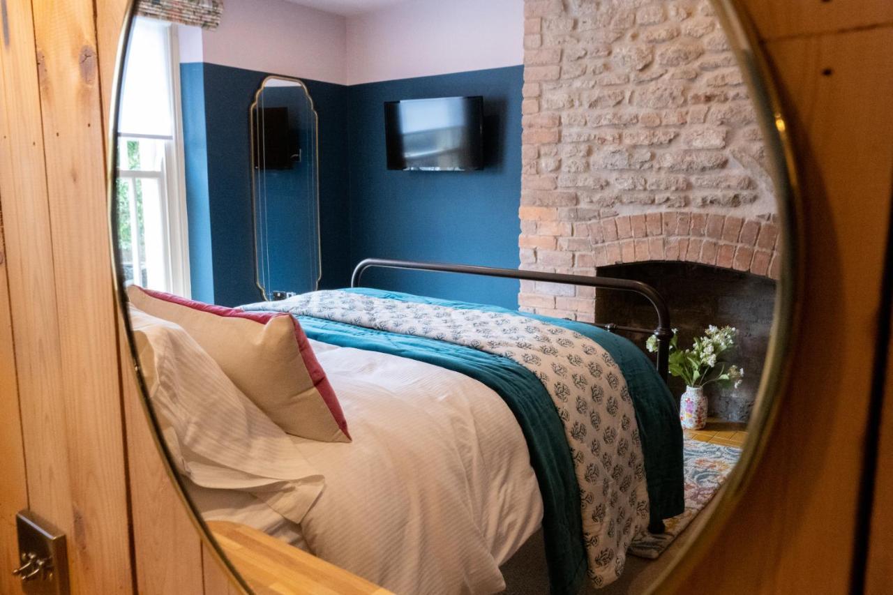 The Sheep And Penguin Hotell Wells Eksteriør bilde